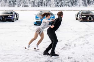 サーキットの怪物が氷上を舞う！ ブガッティ「ボリード」と伝説の「ヴェイロン」、サンモリッツでの競演