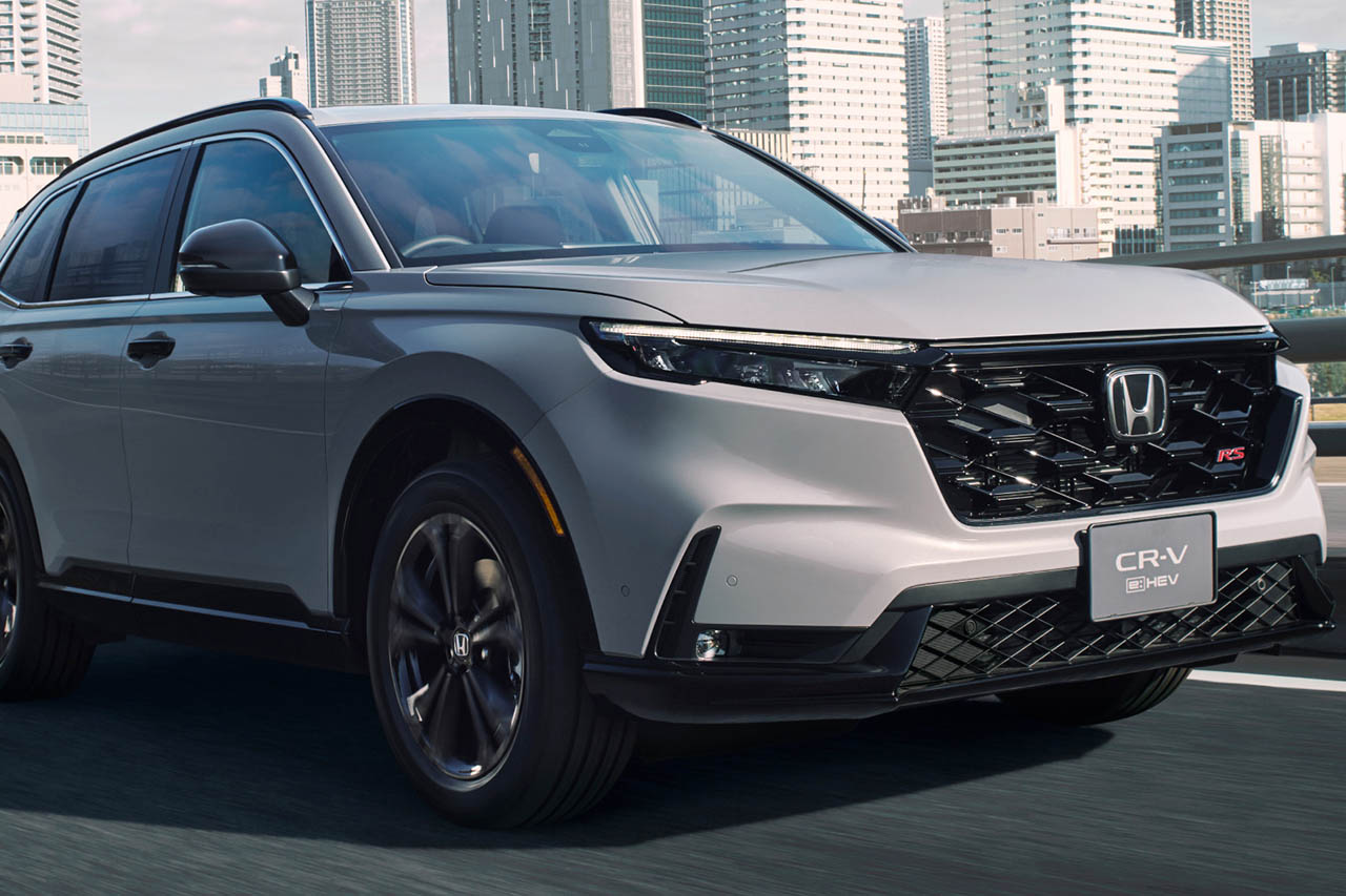 ホンダ新型「CR-V」が日本再上陸。2段ギアの最新e:HEVと至高のパッケージを備え、価格は512万円から