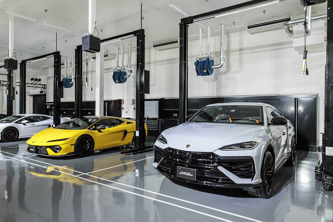 猛牛の咆哮を横浜で「完成」させる。ランボルギーニ最新拠点が提示する、HPEV時代の調律と矜持