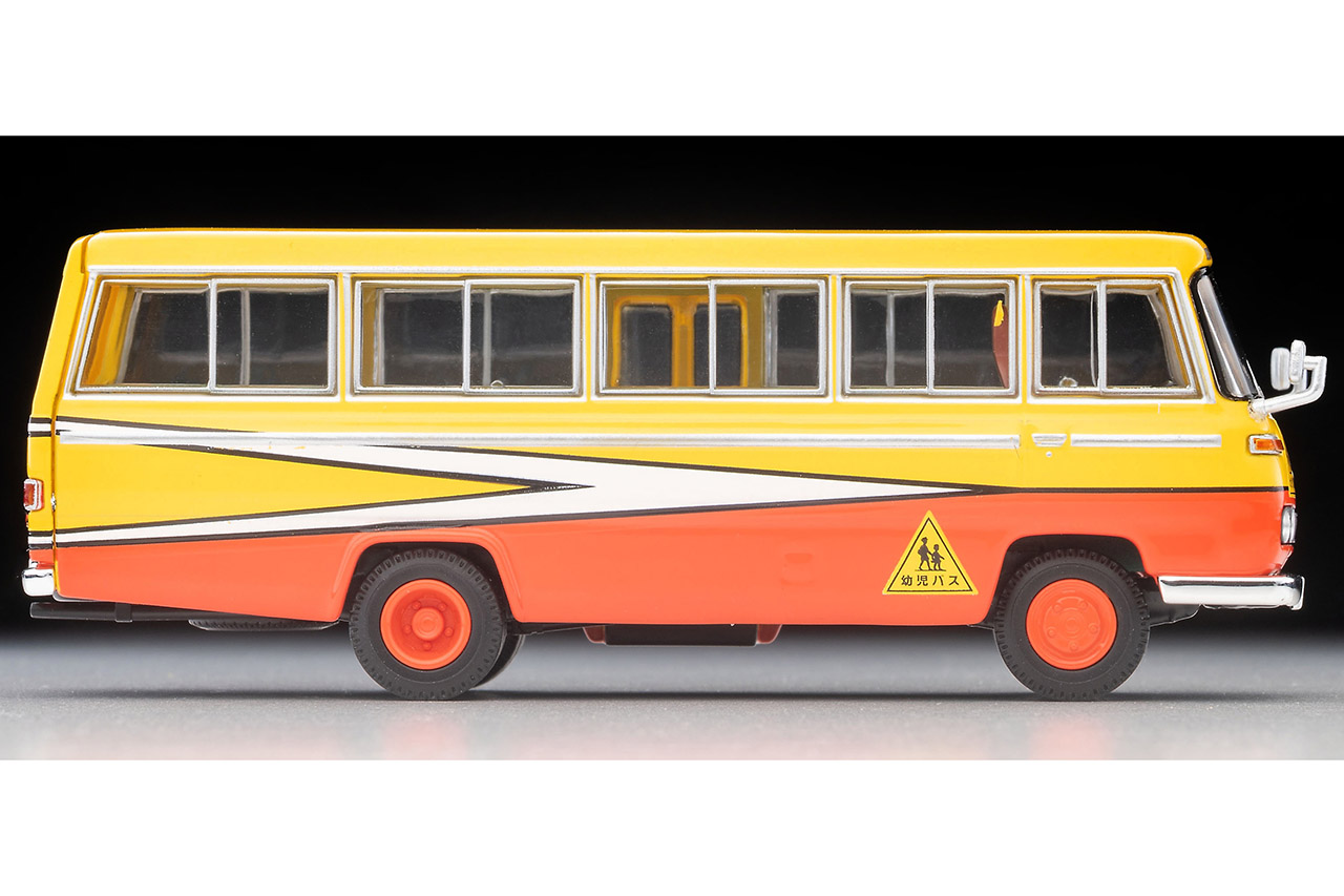 昭和の通園風景が卓上に。日産シビリアン幼稚園バス・トミーテック製1