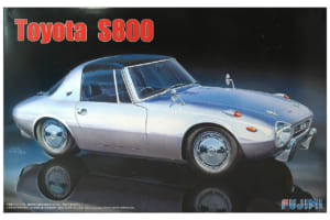 フジミ製1/24スケール・プラモデル「トヨタS800」制作中の様子