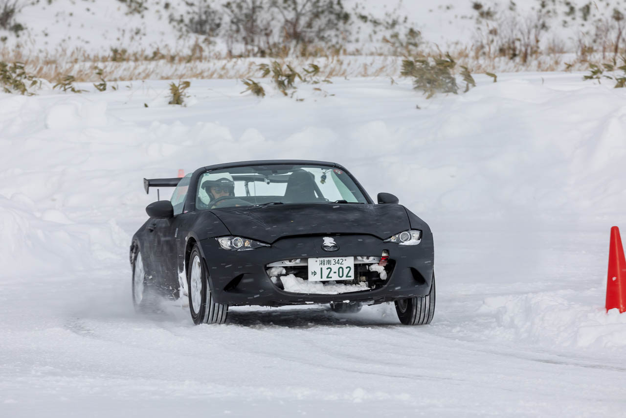 氷上180km/h！ 911からアルファードまで限界に挑む、最北の祭典「大沼スノーアタック」