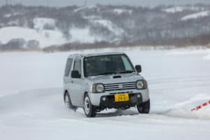 パジェロミニと思いきやよく見たらAZオフロード。