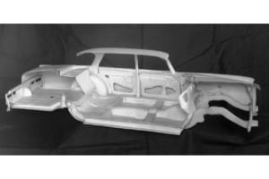 1959年、220Sb／W111は前後衝撃吸収式ボディ構造（フルモノコック）と頑丈な客室構造であると簡単に識別できる。