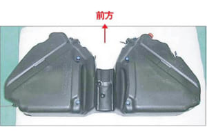 燃料タンクは気密性／耐久性を高め、そして衝突の影響を受けにくい位置＝リアシートの下に設置。写真はリア下側より見た燃料タンク全体部品で、センターの凹みにはプロペラシャフトが収まる（W211）。