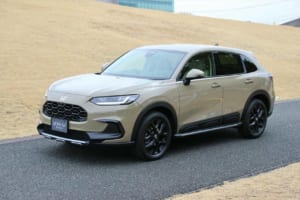 ホンダ新型「ZR-V」はe:HEV専用車へ。艶やかなアーバンSUVがあえて纏う、タフな特別仕様「CROSS TOURING」