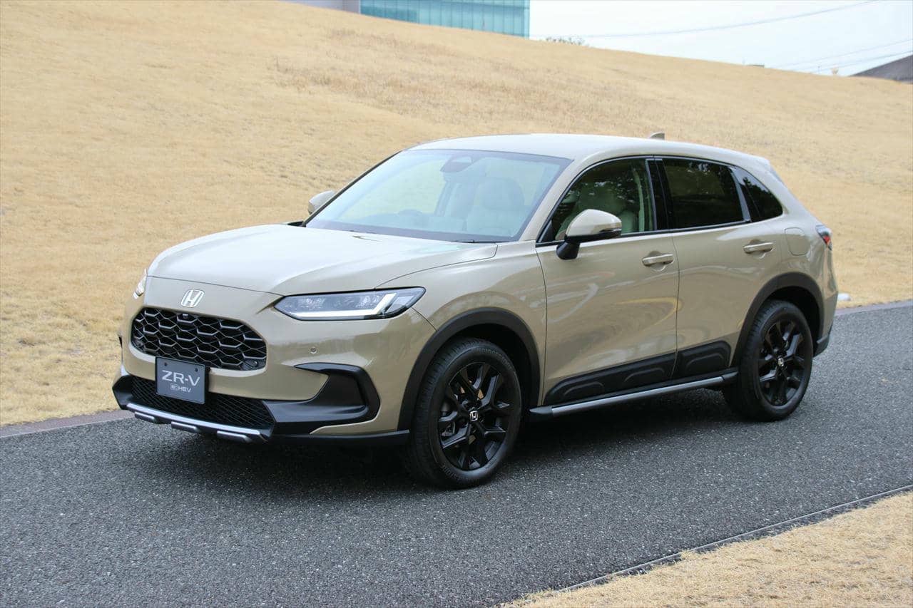 ホンダ新型「ZR-V」はe:HEV専用車へ。艶やかなアーバンSUVがあえて纏う、タフな特別仕様「CROSS TOURING」