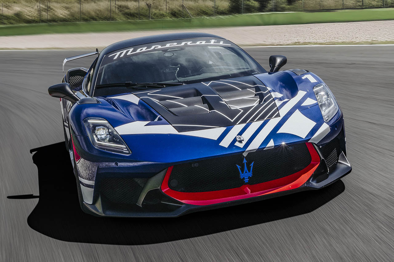 640psの「GT2 ストラダーレ」を解き放つ特権。マセラティ、2026年公式ドライビング体験の全貌