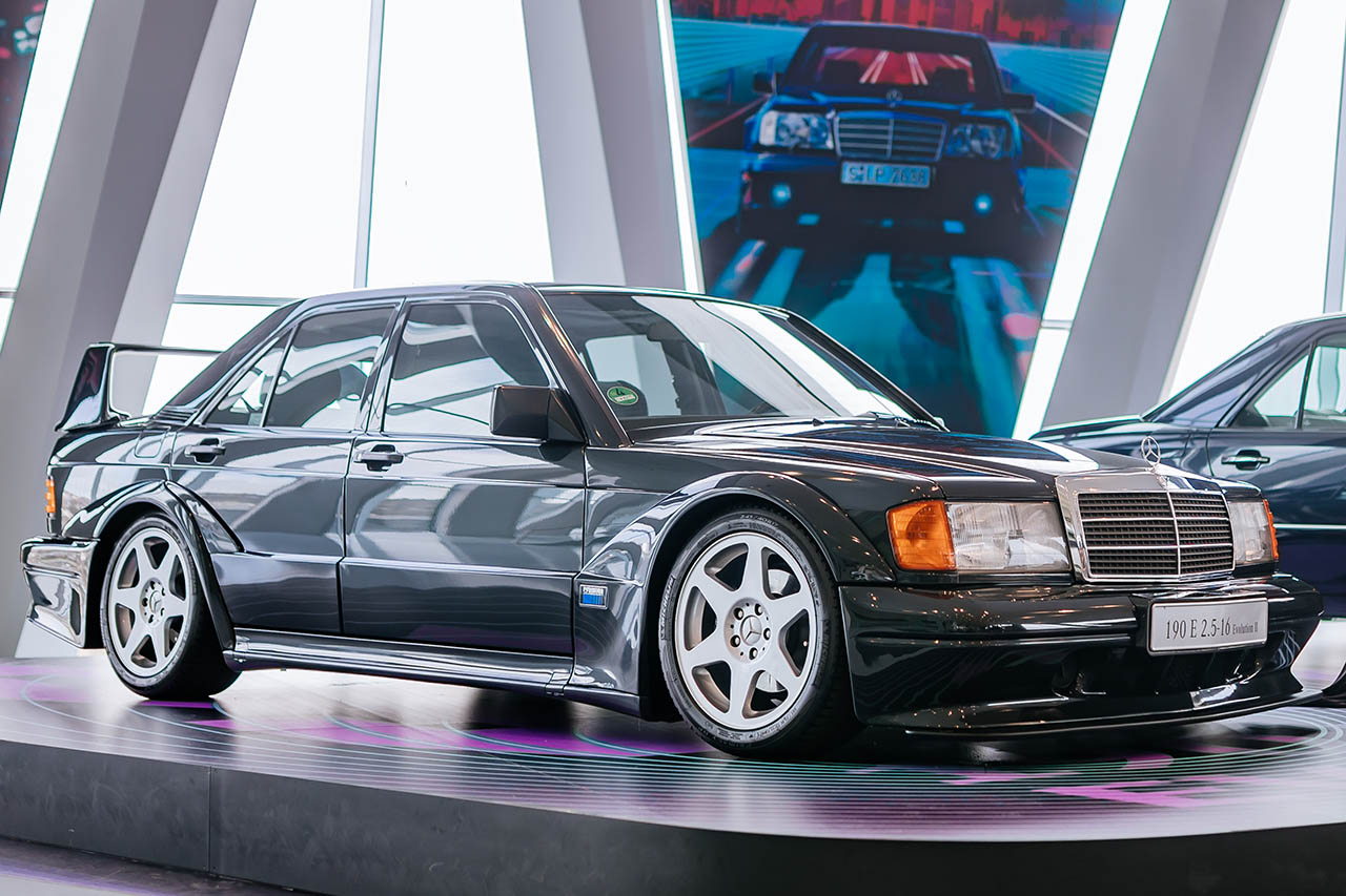 伝説のDTM覇者、メルセデス・ベンツ「190 E EVO II」の狂気。限定502台 