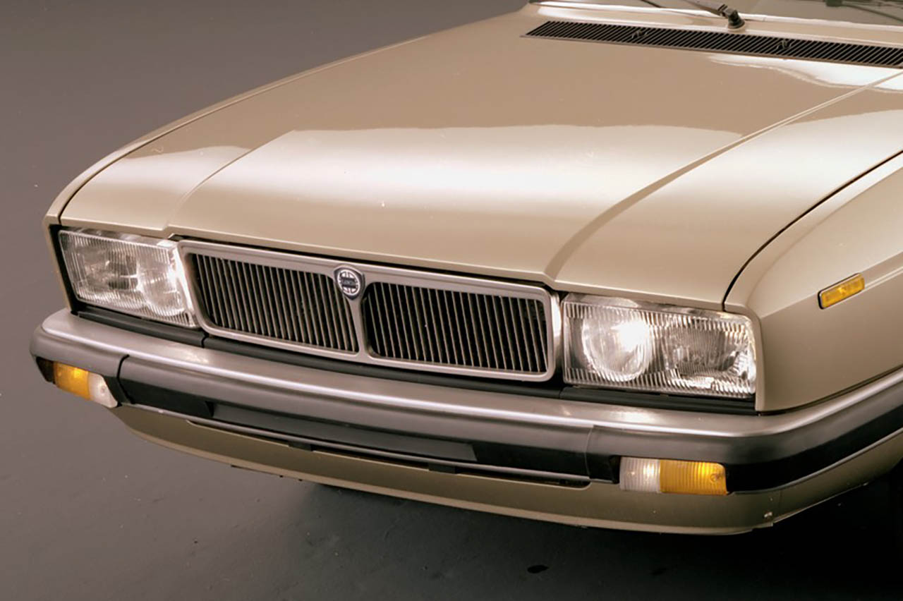 ランチア「新型ガンマ」への系譜。専用ボクサーと流麗なクーペが体現した、50年前の孤高のエレガンス