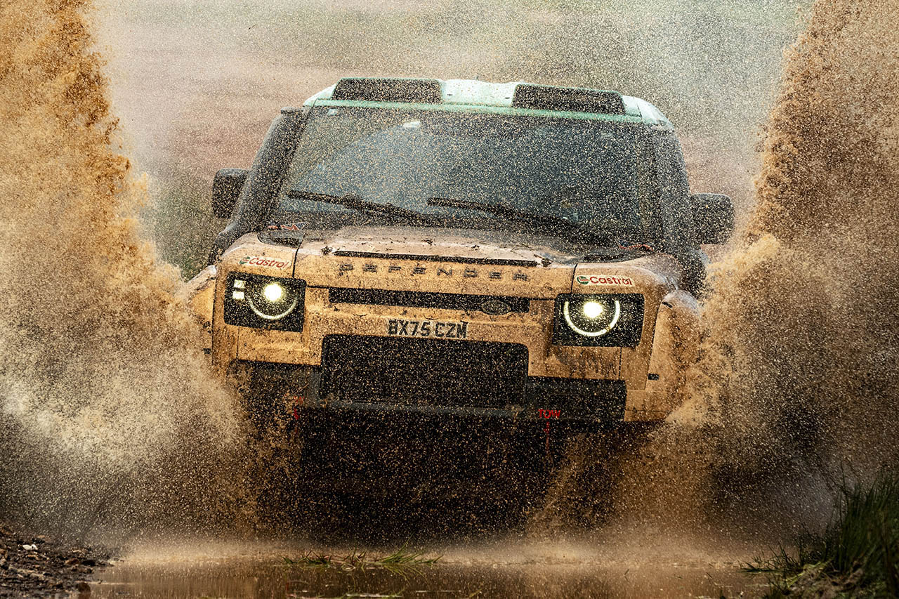 市販車ベースでW2RCを席巻。新型ディフェンダーの競技車両「D7X-R」が過酷なラリーレイドで見せた驚異のポテンシャル