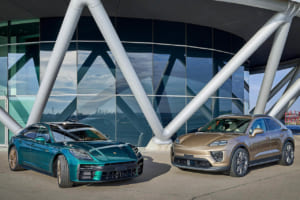 深緑のパナメーラと蒼きマカン。ポルシェが提示する、オーストラリアの大自然を映した美しき特注モデル