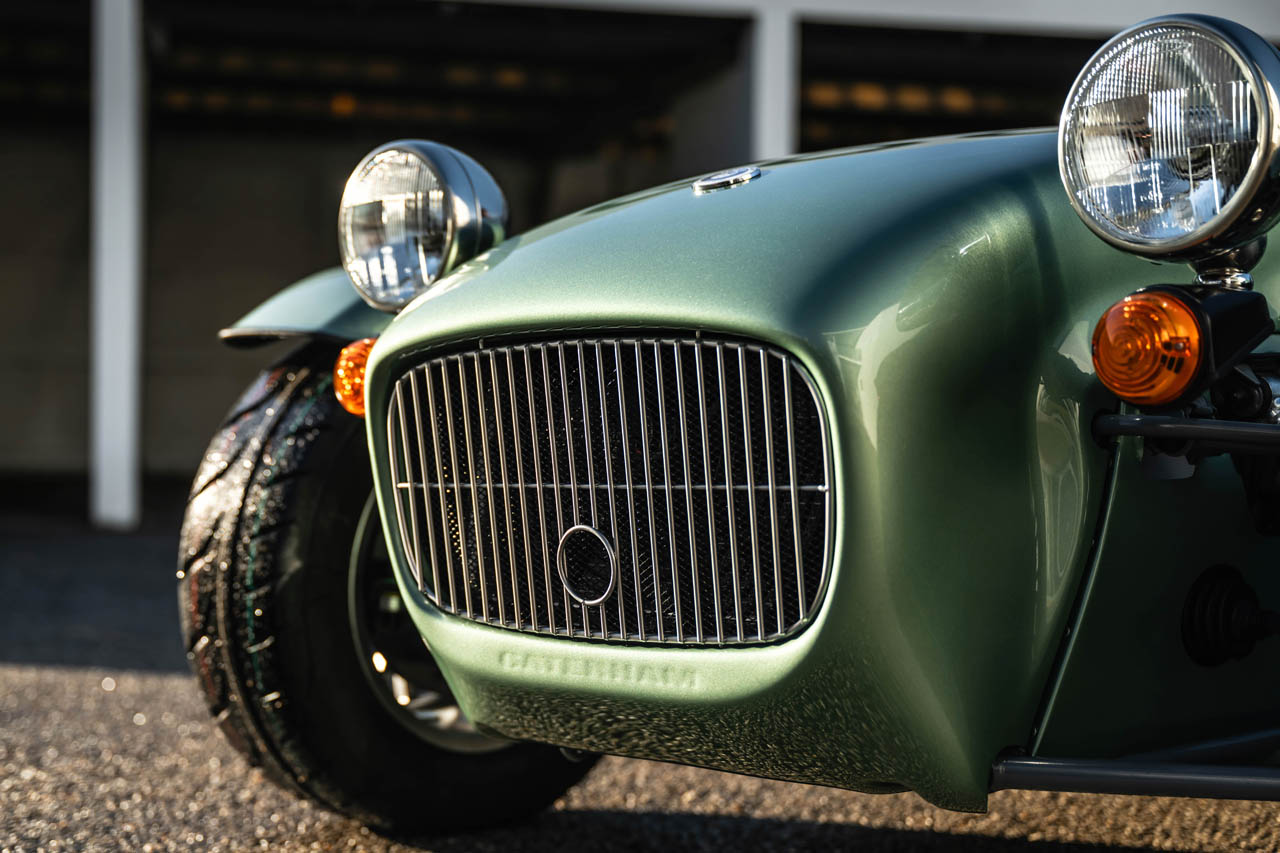 1951年の名車に敬意を。ケータハム「セブン」に希少な19台限定モデル『HWMエディション』が追加