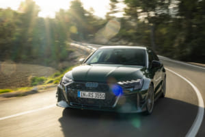 伝統の5気筒が吠える。専用車高調を備えたアウディ「RS 3 コンペティション・リミテッド」世界限定750台で登場