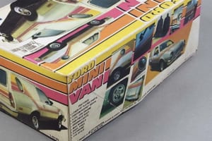 mpc製1/25スケール・プラモデル「フォード・ミニバン」