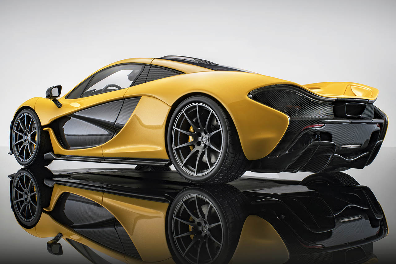 ハイパーカー“聖三位一体”の一角、マクラーレン P1。メイクアップ製1 