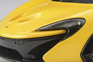 メイクアップ製「アイドロン」1/18モデルカーの「マクラーレン P1 2013」。
