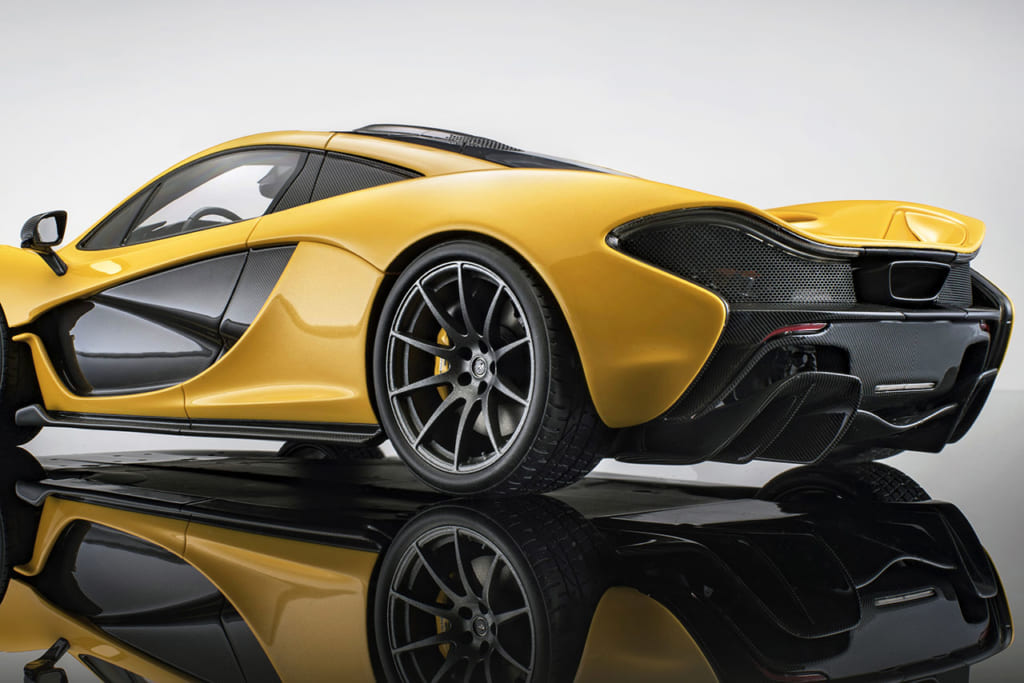 メイクアップ製「アイドロン」1/18モデルカーの「マクラーレン P1 2013」。