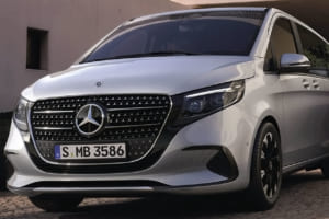 【メルセデス・ベンツ Vクラス】自動車誕生140周年を祝うアニバーサリーモデルは、至れり尽くせりの“全部載せ”