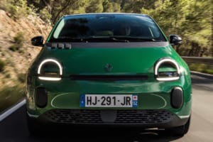 【写真211枚】2万ユーロ切りの衝撃。ルノー新型「トゥインゴ」がいち早く低価格EVを成立させた開発と生産のカラクリ