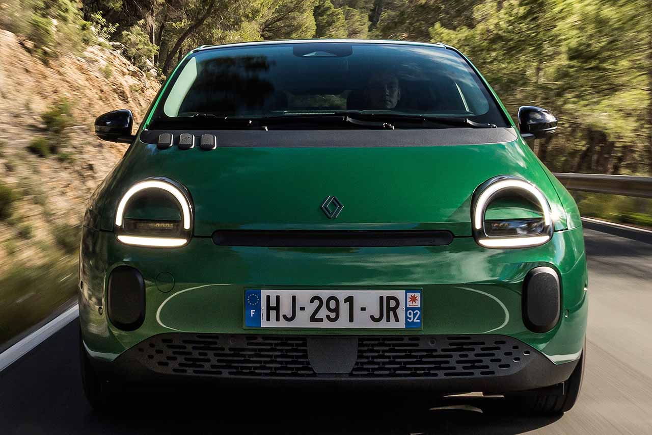 【写真211枚】2万ユーロ切りの衝撃。ルノー新型「トゥインゴ」がいち早く低価格EVを成立させた開発と生産のカラクリ