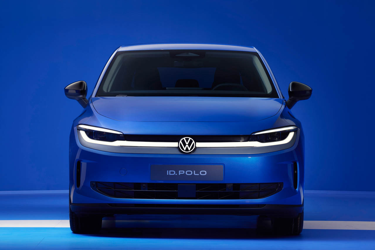 【写真156枚】VW新型「ID.ポロ」市販型を世界初公開。航続455km・約468万円で放つ次世代コンパクトEVの決定版