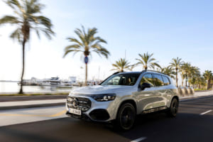 メルセデス・ベンツ GLB 250+ with EQ Technology