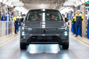 ボルボEX60がスウェーデンのトースランダ工場で生産開始