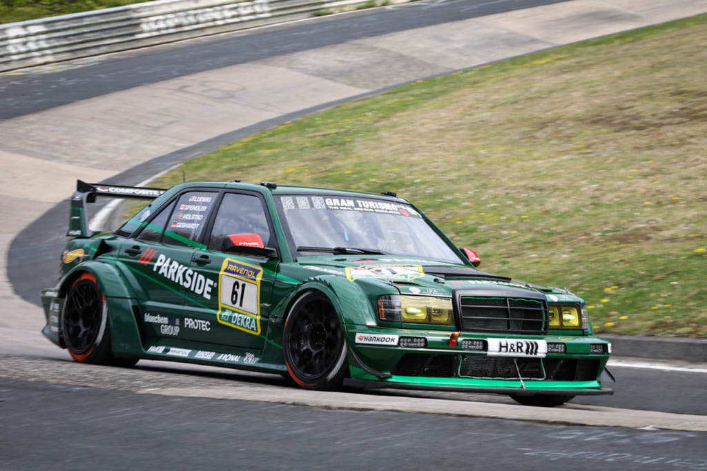 ニュルブルクリンク24時間レースの予選に登場したHWA EVO. R