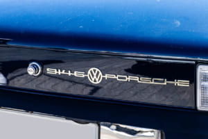 1970年式ポルシェ914-6：VWとポルシェのダブルエンブレム。