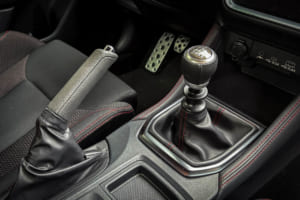異例の「スバル WRX 6速MT」国内試乗。あえてカナダ仕様を用意した作り手の思惑を読み解く《LE VOLANT LAB》
