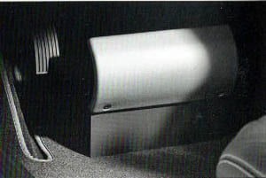 ペダルカバー：踏み間違え防止。