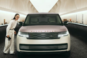 レンジローバーがミラノで魅せるビスポークの真髄。世界に1台の「Pearl of Tay」