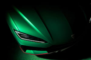 800psのPHEVに宿る“二色構成の美学”。ランボルギーニ・ウルスSE限定車「テットネロ」の全貌