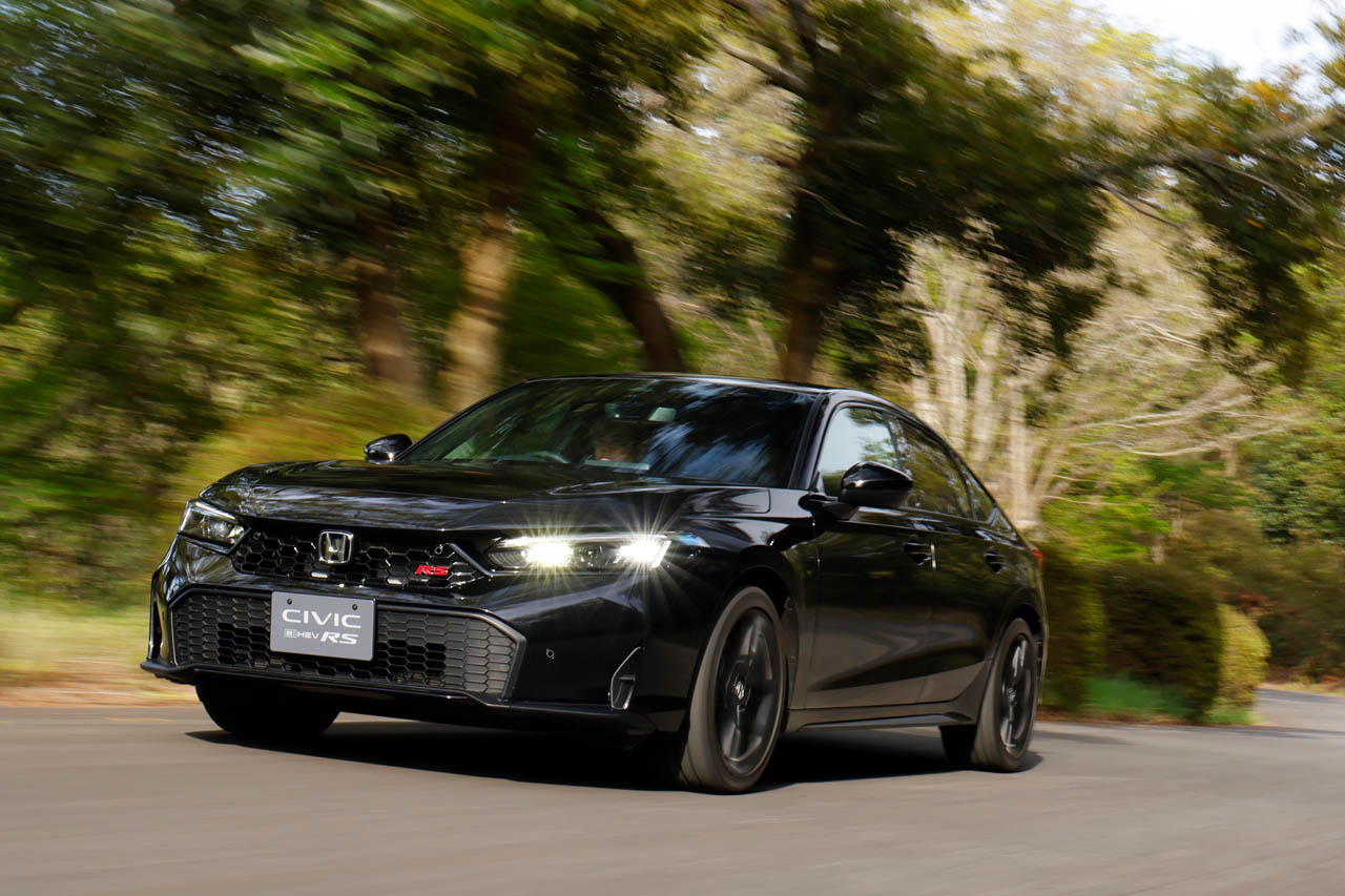【先行試乗】「CVT嫌い」にこそ薦めたい。ホンダ新型「シビック e:HEV RS」が魅せる仮想有段の痛快スポーツ体験