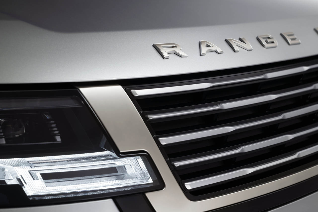 【本日発表】世界初の静電サウンド搭載。最高峰レンジローバー「SVウルトラ」が体現する英国流の美学