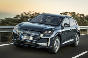 アウディ新型「Q4 e-tron」発表。新モーター採用による航続592km達成と、ブランド初「双方向充電」が示す次世代の完成形