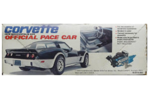 MPC製1/25スケール・プラモデル「コルベット1978インディアナポリス500オフィシャル・ペースカー」