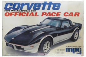 MPC製1/25スケール・プラモデル「コルベット1978インディアナポリス500オフィシャル・ペースカー」