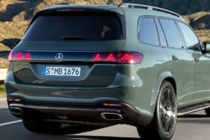 メルセデス新型「GLS」が辿り着いた極致。“我が家”の静寂を纏う絶対王者の進化とは