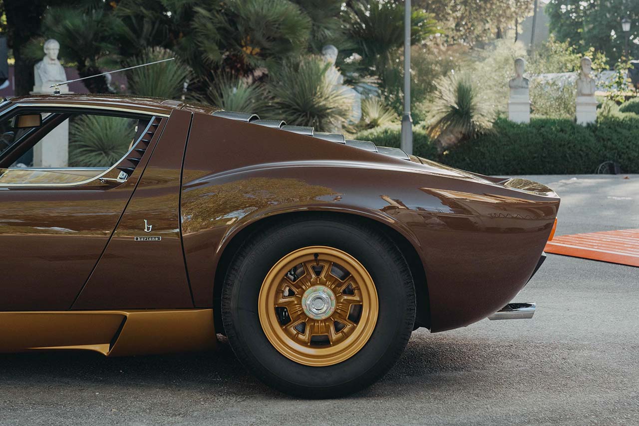 3年がかりで新車状態へ。ランボルギーニ公式が復元した「ミウラSV」の