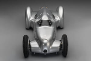 アウディが復刻した1935年の速度記録車「アウトウニオン・ルッカ」