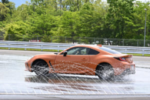 富士スピードウェイ「モビリタ」でリニューアルした「GR DRIVING EXPERIENCE」をGR86で体験