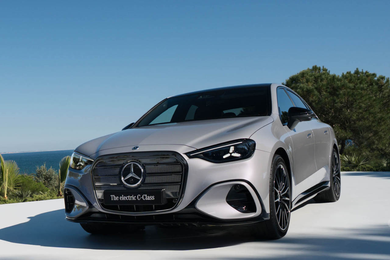 「All-new C-Class」とは書かれていない――メディアが早とちりした“新型Cクラス”の幻と、メルセデスEV戦略の深層【渡辺慎太郎のツベコベイワセテ その6】《LE VOLANT LAB》