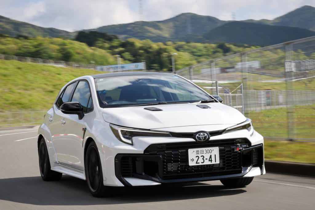 トヨタ GRカローラ RZ “25式後期”
