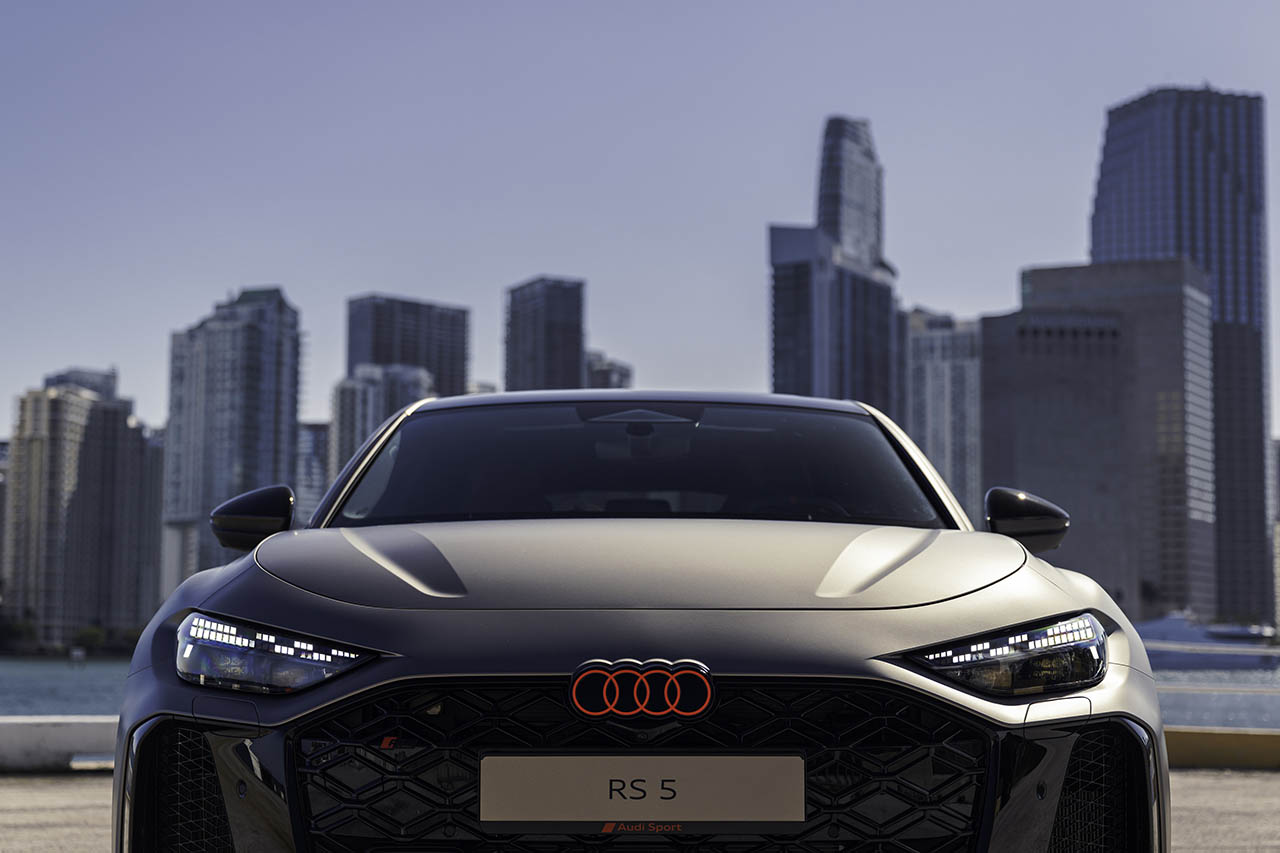躍動する639ps。F1マイアミGPで覚醒した新型「アウディRS 5」が体現する次世代のスポーティネス