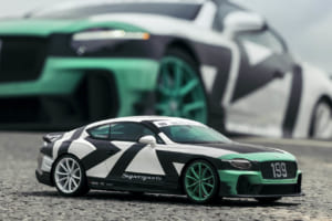 666psの狂気を卓上に。トラビス・パストラーナが操るベントレーの特装マシン、精巧なるスケールモデルで登場