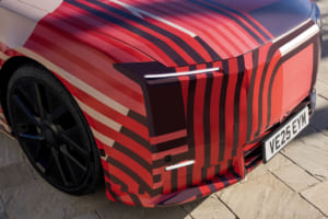 ジャガーの新時代を告げるEV「タイプ01」。レース直系技術で鍛え抜かれた4ドアGTがモナコに登場