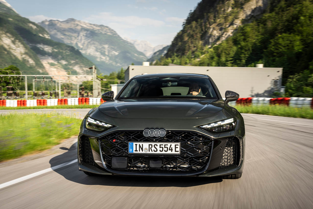 【新型アウディRS 5試乗】639psのPHEVはどう走る？ 84kmのEV航続と公道不可「ドリフトモード」の強烈なコントラスト《LE VOLANT LAB》