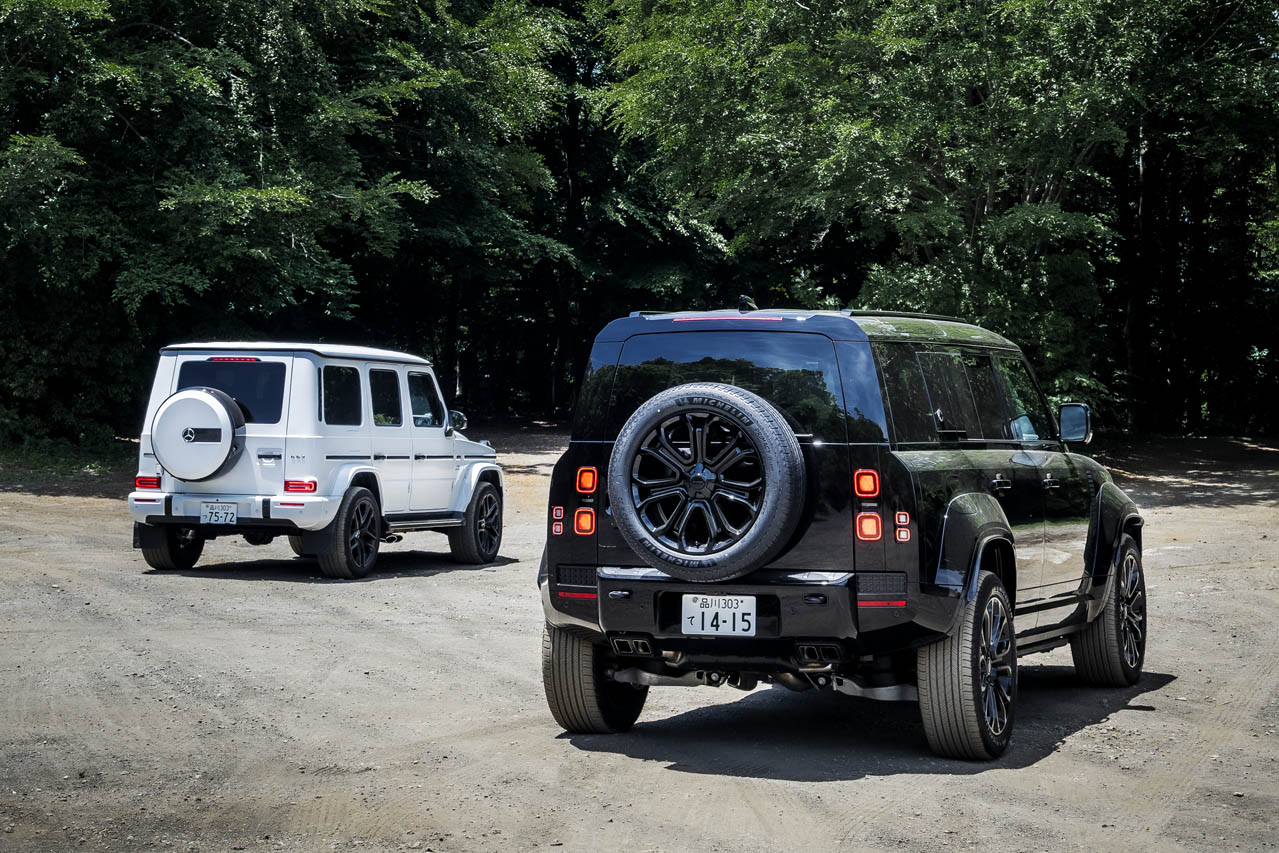 ディフェンダーOCTAブラック(右)とメルセデスAMG G63(左)